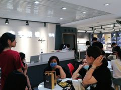 -宏宇眼镜蔡司依视路折扣店(兆佳眼镜城店)