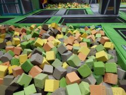 -反弹蹦床公园·亲子乐园·团建·派对(尚品奥莱店)