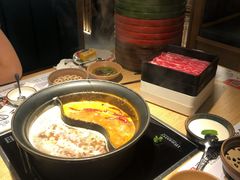 菌汤和辣烫双拼锅底-温野菜涮涮锅(西单大悦城店)