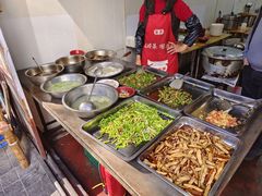 -十一街苍蝇馆子转经消江湖菜(九眼桥十一街店)