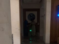 -新盈光·云会所(百丈东路店)