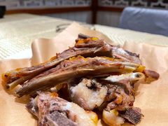 馕坑果木烤羊排-巴扎美食·新疆菜·西域歌舞表演餐厅(新疆大厦店)