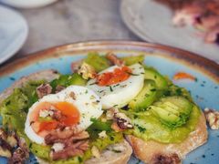 牛油果煮蛋吐司-RAC BAR(安福路店)