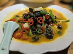 -头上红煨盐鸡·非遗院子餐厅