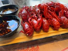 -肥肥虾庄·金牌油焖大虾(汉街SKP店)