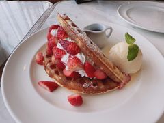 -ROAST coffee & eatery