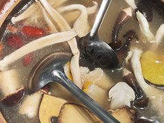 野生菌养生鸡煲-菌小白火锅(时尚天河店)