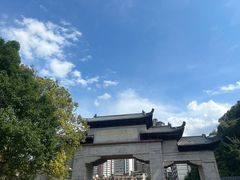 -包整·丝娃娃(一览甲秀楼风景店)