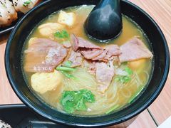 油豆腐牛肉粉丝汤（咖喱）-小杨生煎(乐坊虹井店)