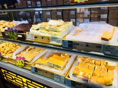 面包甜点陈列柜-老鼎丰(靖宇街总店)