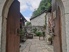 -高荡千年布依古寨旅游景区