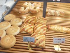 -焙丽拾光(麦凯乐直营店)
