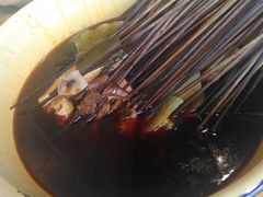 -拈签一笑黄牛肉辣卤串串
