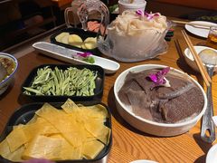 -佬土鹅肠火锅(解放路店)
