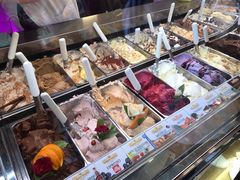 -Gelateria Dondoli