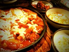 奶酪海鲜炒米条-包装马车·韩国料理·포장마차