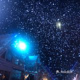 包间最低消费600。可以边吃饭边唱三个小时歌