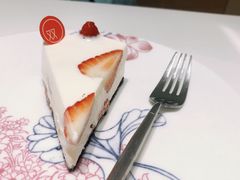 草莓酸奶乳酪蛋糕-双风车咖啡馆 Twin Windmills(六道口店)