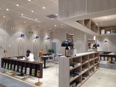 -钟书阁(群光广场店)