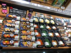 -中百仓储超市有限公司(越秀星汇维港店)