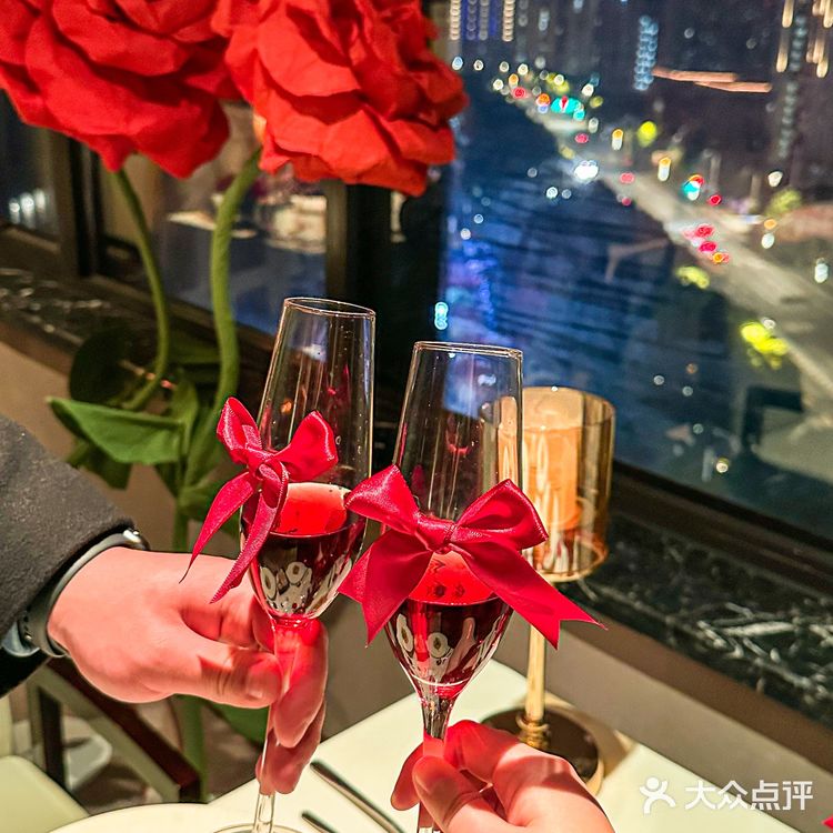 这一口好满足  伍贰赫兹·云上法餐厅