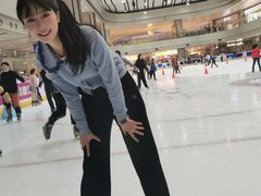 -冰堡国际溜冰场(观澜湖新城MHMALL店)