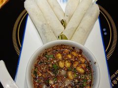 -野山舂·贵州现舂酸汤火锅(鸿通城店)