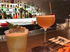 -FOUR PLAY BAR