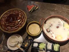 -三人行骨头王火锅(长寿店)