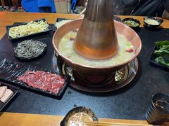 -果松木炭酸菜铜火锅·外婆参鸡汤