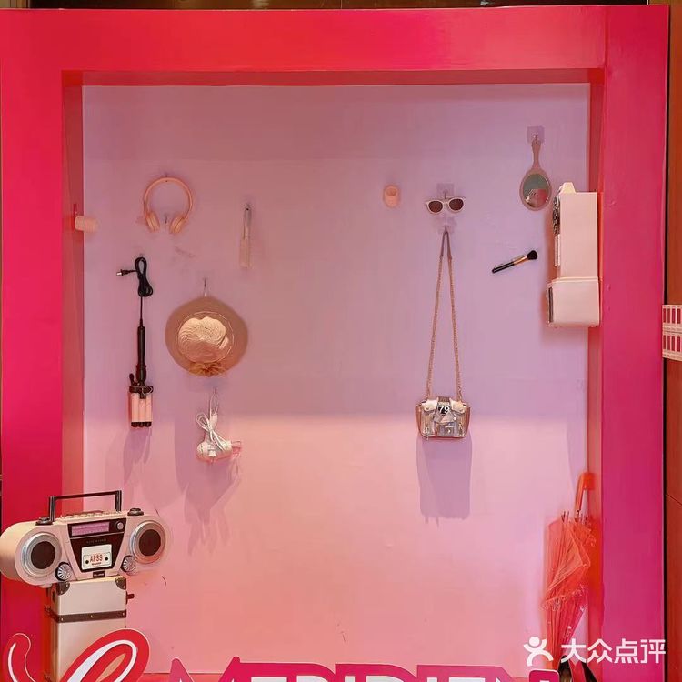 我不允许你们不知道女士两人同行可以半价