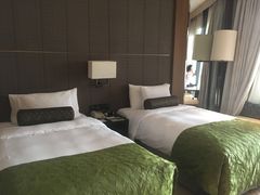 -上海滴水湖皇冠假日酒店