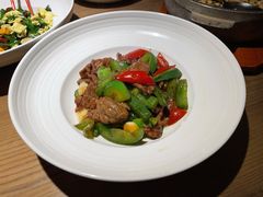 杭椒炒牛柳-老头儿油爆虾(金鹰世界店)