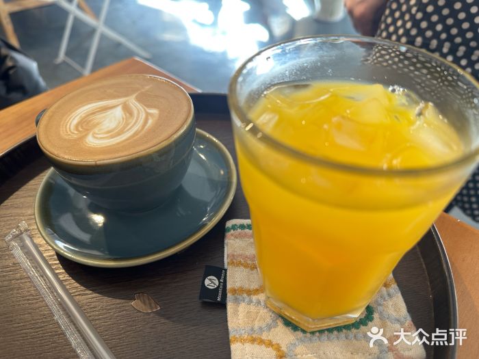 蓝白咖啡馆(金山亭林店)图片