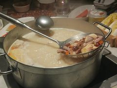 -尚尚仙·酸汤猪手·猪肚鸡火锅(华联万柳购物中心店)