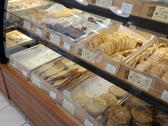 -光明牛奶棚(南泉店)