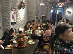 大堂-巴四老城区炭火蛙锅(张江店)