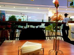 -POKEE VIA&Brunch·维娅(重庆来福士店)