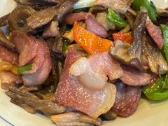 鹿茸菌炒腊肉-妈妈的味道(和顺古镇店)