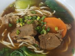 精品红烧牛肉面-半亩园(奥特莱斯店)