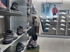 -SALOMON萨洛蒙(长沙国金街店)