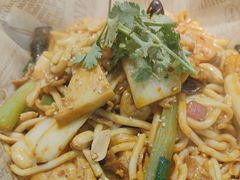 -红渡小香·牛肉麻辣香锅(车站南路店)