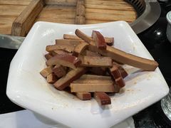 凉拌鸡蛋干-三里屯土灶炖公鸡地锅鸡(江东店)