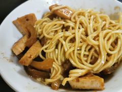 -松树干拌面店