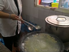 -张阿三馄饨店