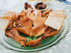 特色熏鸡配娥式大列巴-陆壹捌餐厅(五大道店)