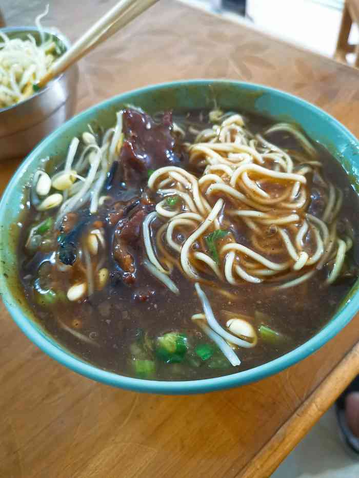 银鲜牛肉面-"类似于油茶的那种nian汤汤牛肉面,是比."-大众点评移动版