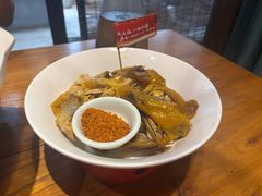 -头上红煨盐鸡·非遗院子餐厅