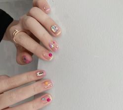 -悦指间美甲美睫