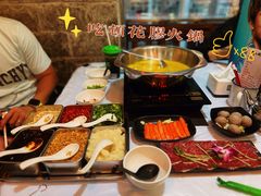 -鲜入围煮花胶鸡海鲜火锅